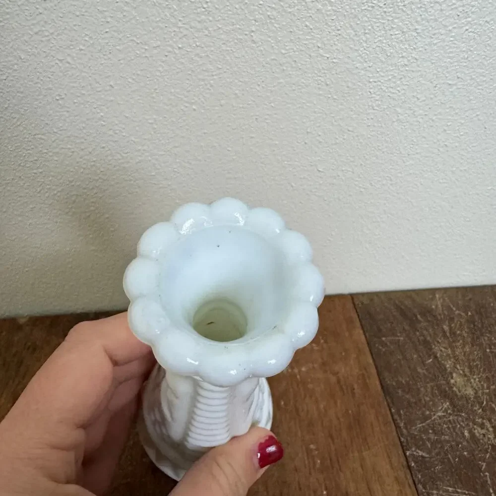 Vintage Ring of Fire Milk Glass Short Pressed Glass 6 inches Bud‎ Vase - Picture 6 of 9